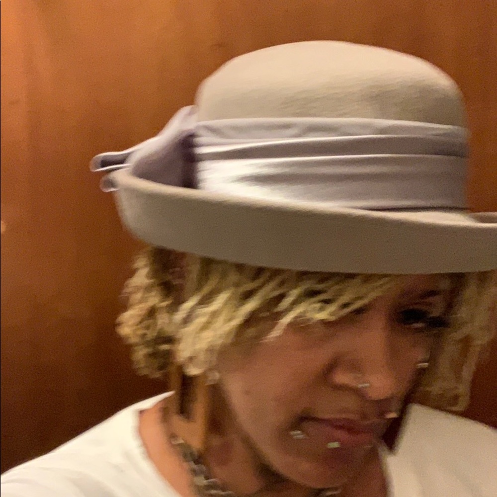 Miss bierner hat - Picture 6 of 6